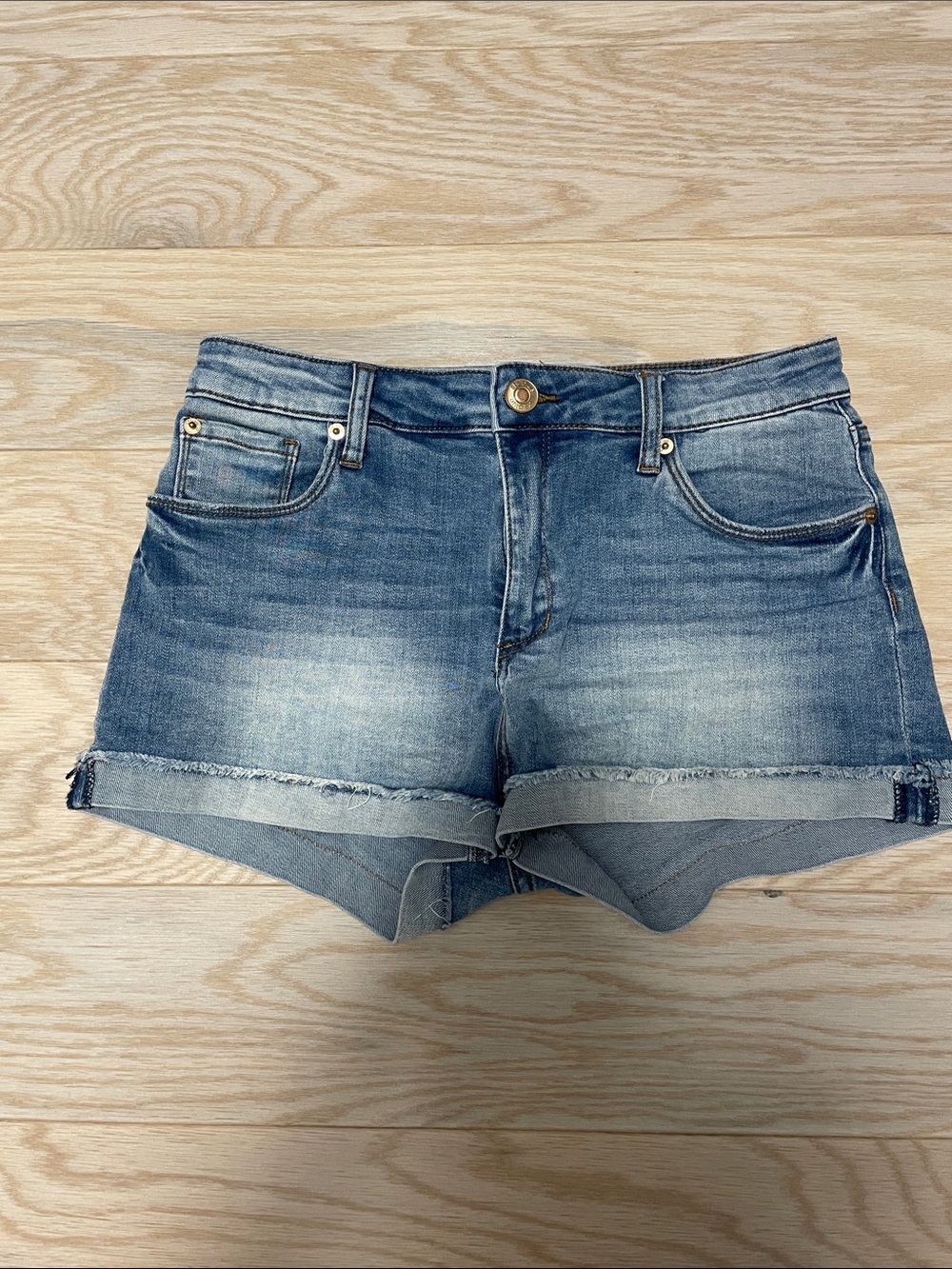 STS Blue Denim Roll-Cuff Shorts, size 28
